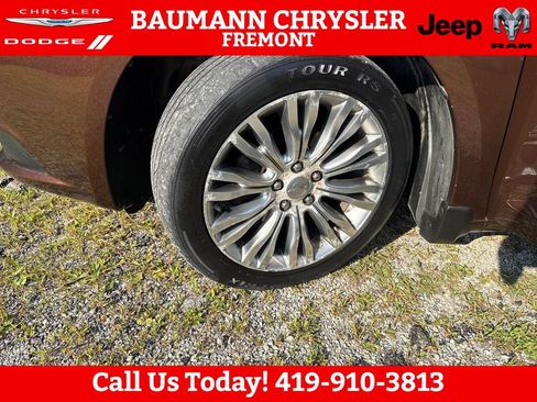 Used 2012 Chrysler 200 Limited FWD image 26