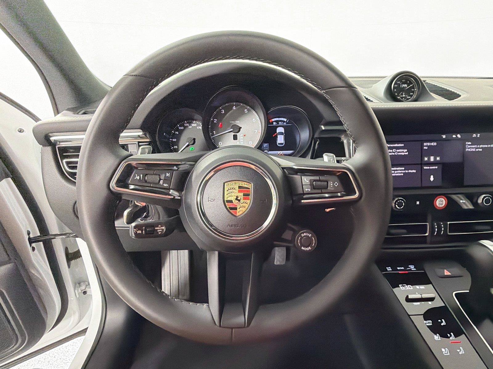 Certified 2025 Porsche Macan S AWD/4WD image 20