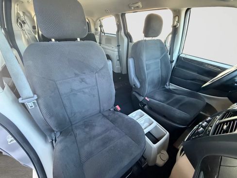 Used 2016 Dodge Grand Caravan SE w/ Quick Order Package 29E SE FWD image 21