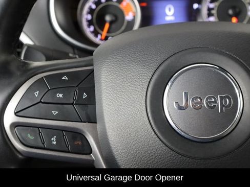 Used 2021 Jeep Cherokee Latitude Lux w/ Comfort/Convenience Group AWD/4WD image 8