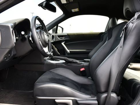 Used 2019 Toyota 86 RWD image 15