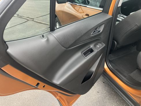 Used 2018 Chevrolet Equinox LT FWD image 14
