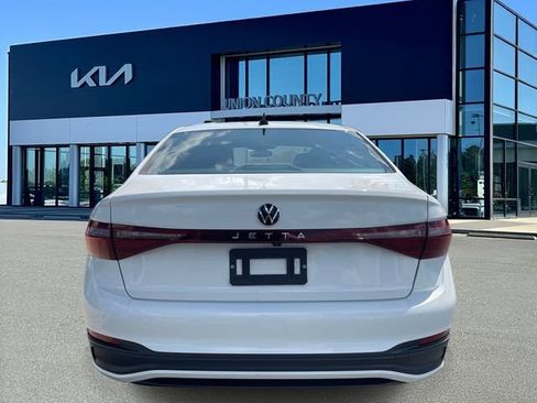 Used 2025 Volkswagen Jetta Sport FWD image 5