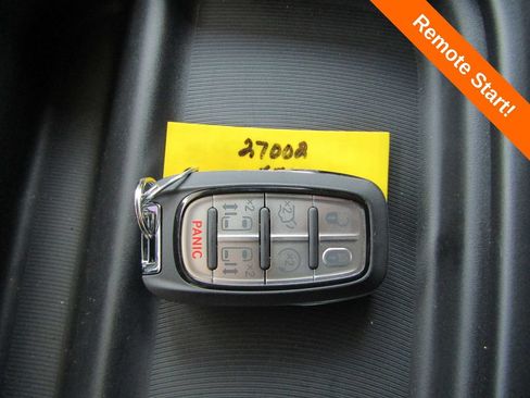 New 2027 Chrysler Pacifica Select AWD/4WD image 21