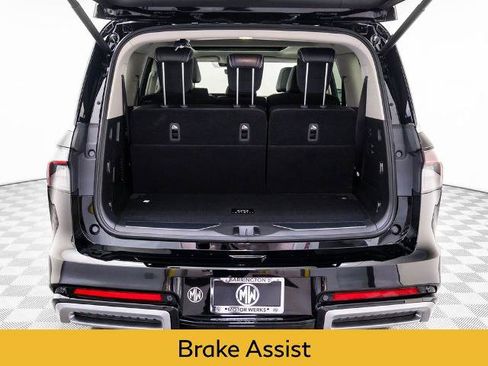 Certified 2026 INFINITI QX80 Luxe w/ Cargo Package AWD/4WD image 30