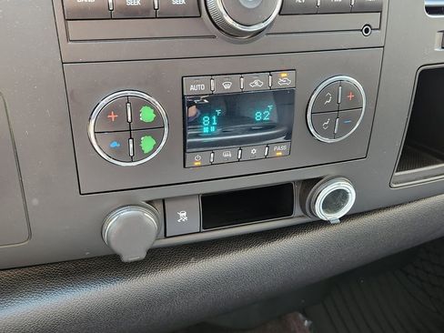 Used 2009 GMC Sierra 1500 4x4 Crew Cab image 9