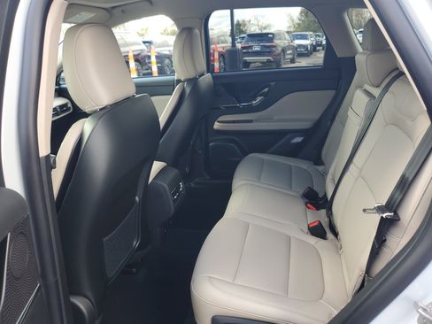 New 2026 Lincoln Corsair Premiere image 25