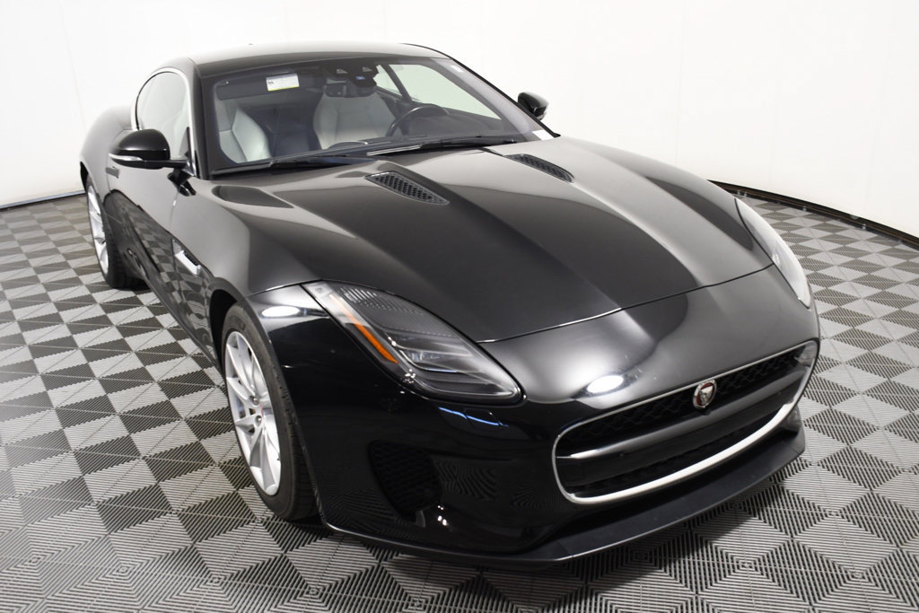 Used 2018 Jaguar F-TYPE Coupe RWD image 9
