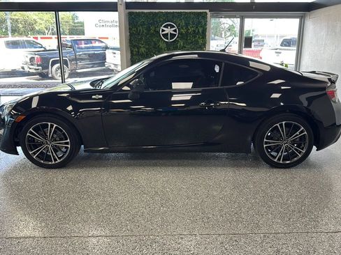 Used 2013 Scion FR-S RWD image 4