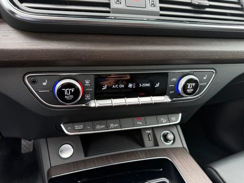 Used 2023 Audi Q5 2.0T Premium w/ Convenience Package AWD/4WD image 23