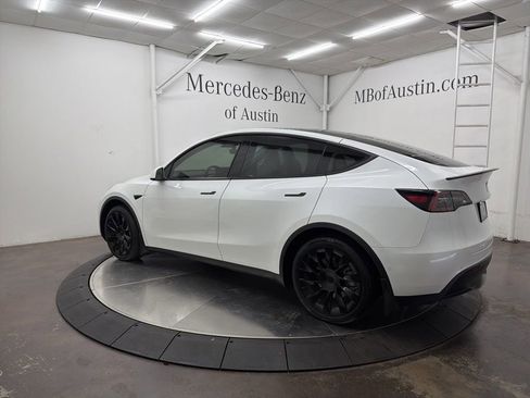Used 2021 Tesla Model Y Long Range AWD/4WD image 5