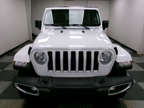 Used 2022 Jeep Wrangler Unlimited Sahara w/ Cold Weather Group AWD/4WD image 14