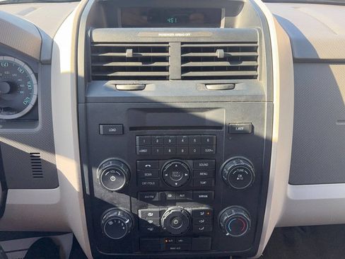 Used 2010 Ford Escape XLS FWD image 29