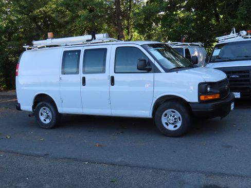 Used 2012 Chevrolet Express 2500 RWD image 10