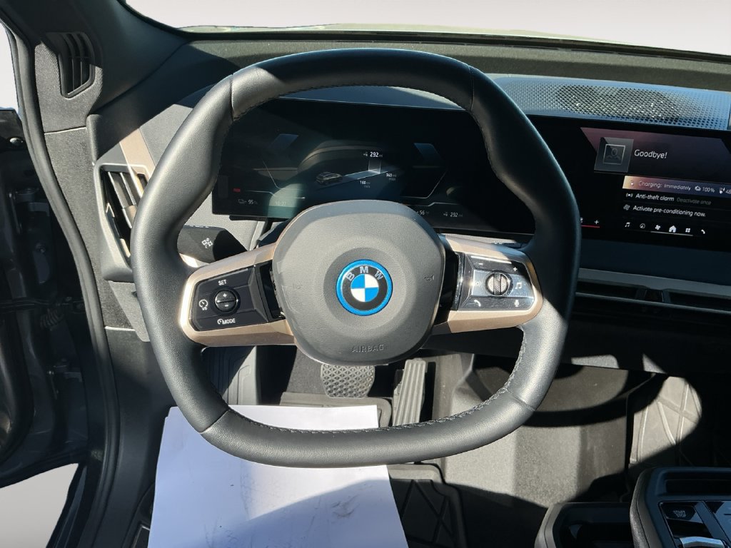 Used 2024 BMW iX xDrive50 w/ Premium Package AWD/4WD image 13