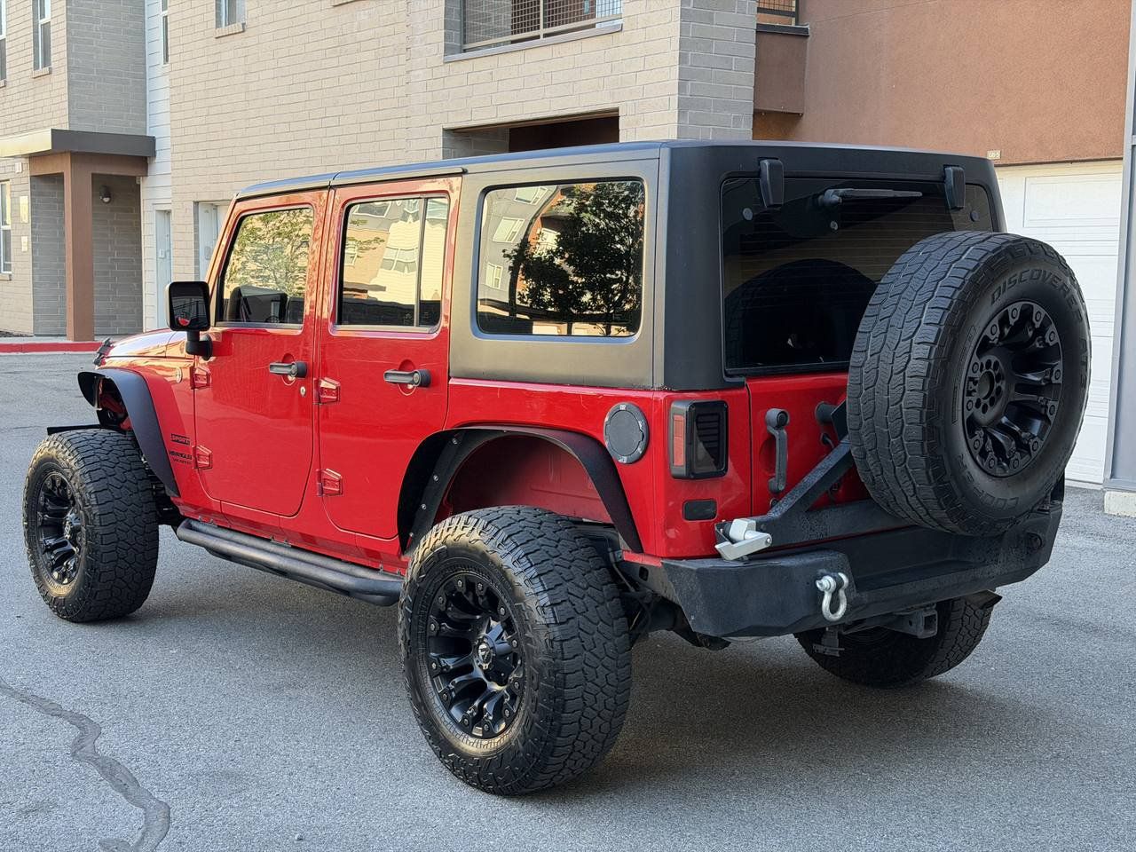 Used 2014 Jeep Wrangler Unlimited Sport w/ Connectivity Group AWD/4WD image 3