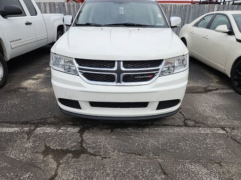 Used 2017 Dodge Journey SE w/ Flexible Seating Group image 3
