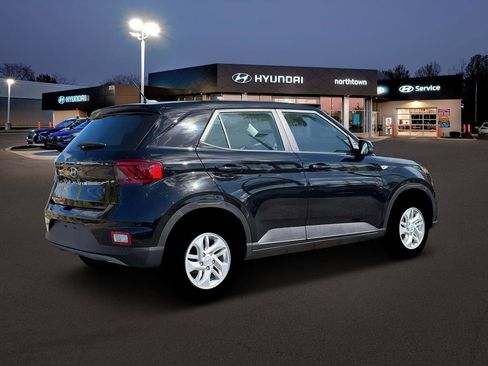 New 2026 Hyundai Venue SE image 8