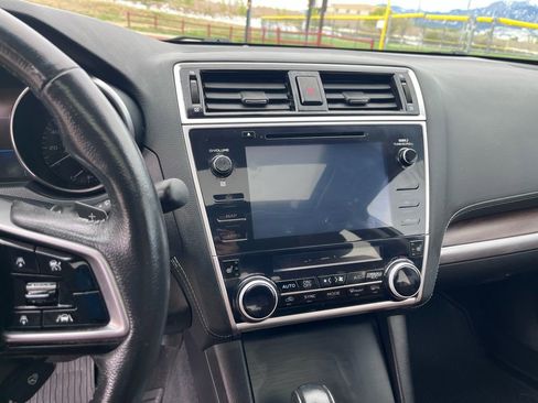 Used 2018 Subaru Outback 3.6R Touring w/ Popular Package #3 AWD/4WD image 16