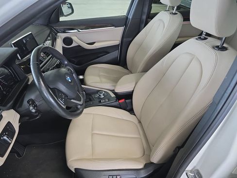 Used 2022 BMW X1 sDrive28i w/ Premium Package FWD image 5
