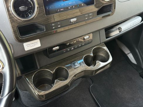 Used 2022 Mercedes-Benz Sprinter 3500 image 46