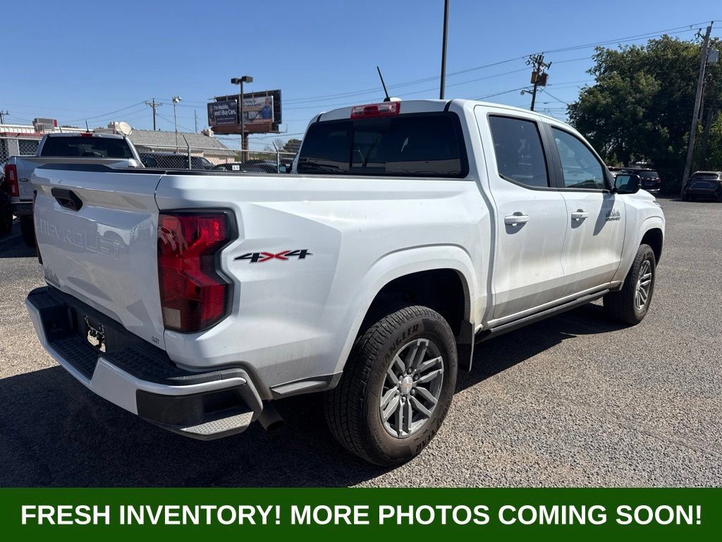 Used 2024 Chevrolet Colorado LT w/ LT Convenience Package II AWD/4WD image 2
