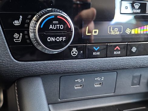 New 2026 Mitsubishi Outlander SEL FWD image 21