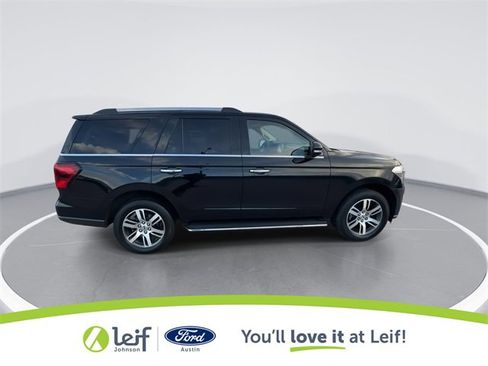 Used 2022 Ford Expedition Limited image 12