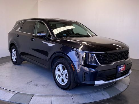 Certified 2026 Kia Sorento LX FWD image 7