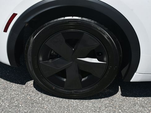Certified 2024 Toyota Prius LE AWD/4WD image 20