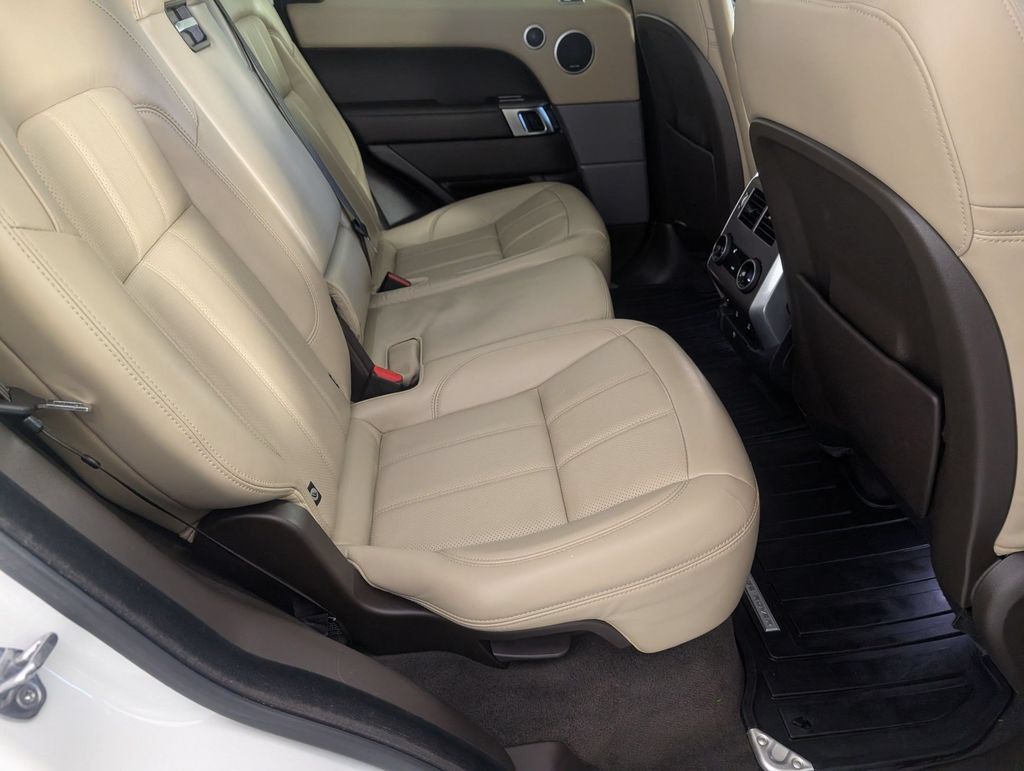Used 2018 Land Rover Range Rover Sport HSE AWD/4WD image 30