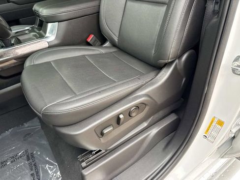 Used 2025 Chevrolet Silverado 1500 LTZ AWD/4WD image 23