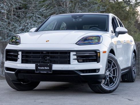 Certified 2025 Porsche Cayenne Coupe image 1