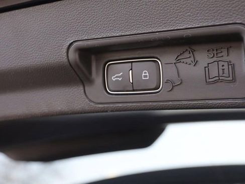 Used 2020 Ford Explorer Limited w/ Class III Trailer Tow Package image 8