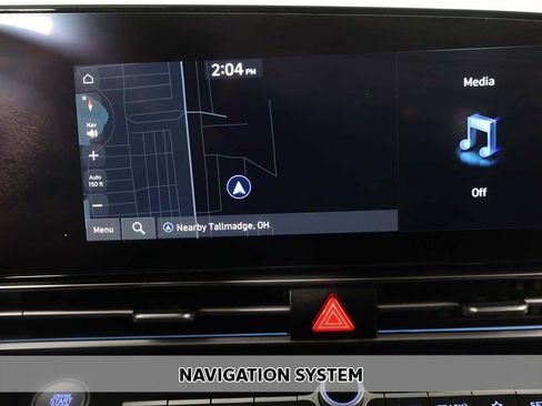 Used 2025 Hyundai Elantra SEL FWD image 3