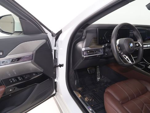 Used 2025 BMW 760i xDrive AWD/4WD image 71