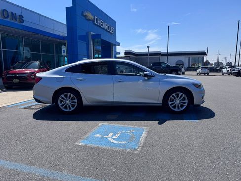 Used 2016 Chevrolet Malibu LT FWD image 8