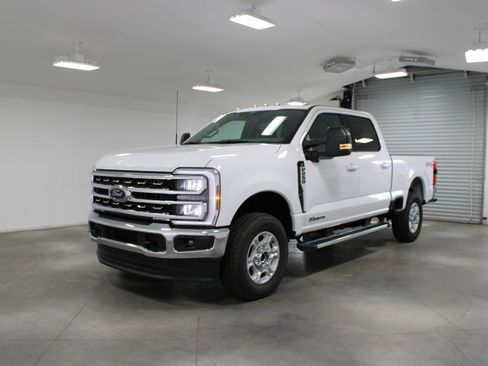 New 2026 Ford F250 XLT image 3
