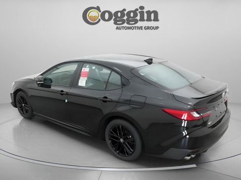 New 2026 Toyota Camry SE image 9