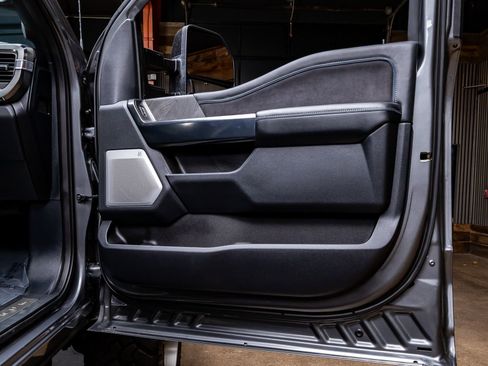 Used 2025 Ford F250 Platinum image 35