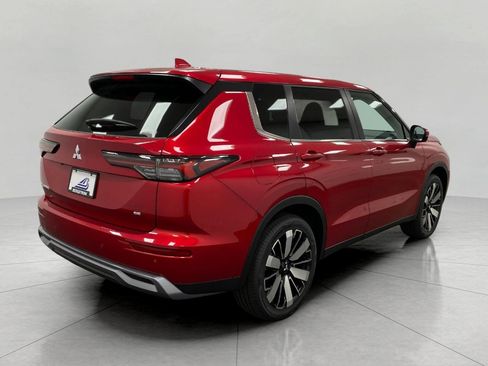 New 2025 Mitsubishi Outlander SE image 3