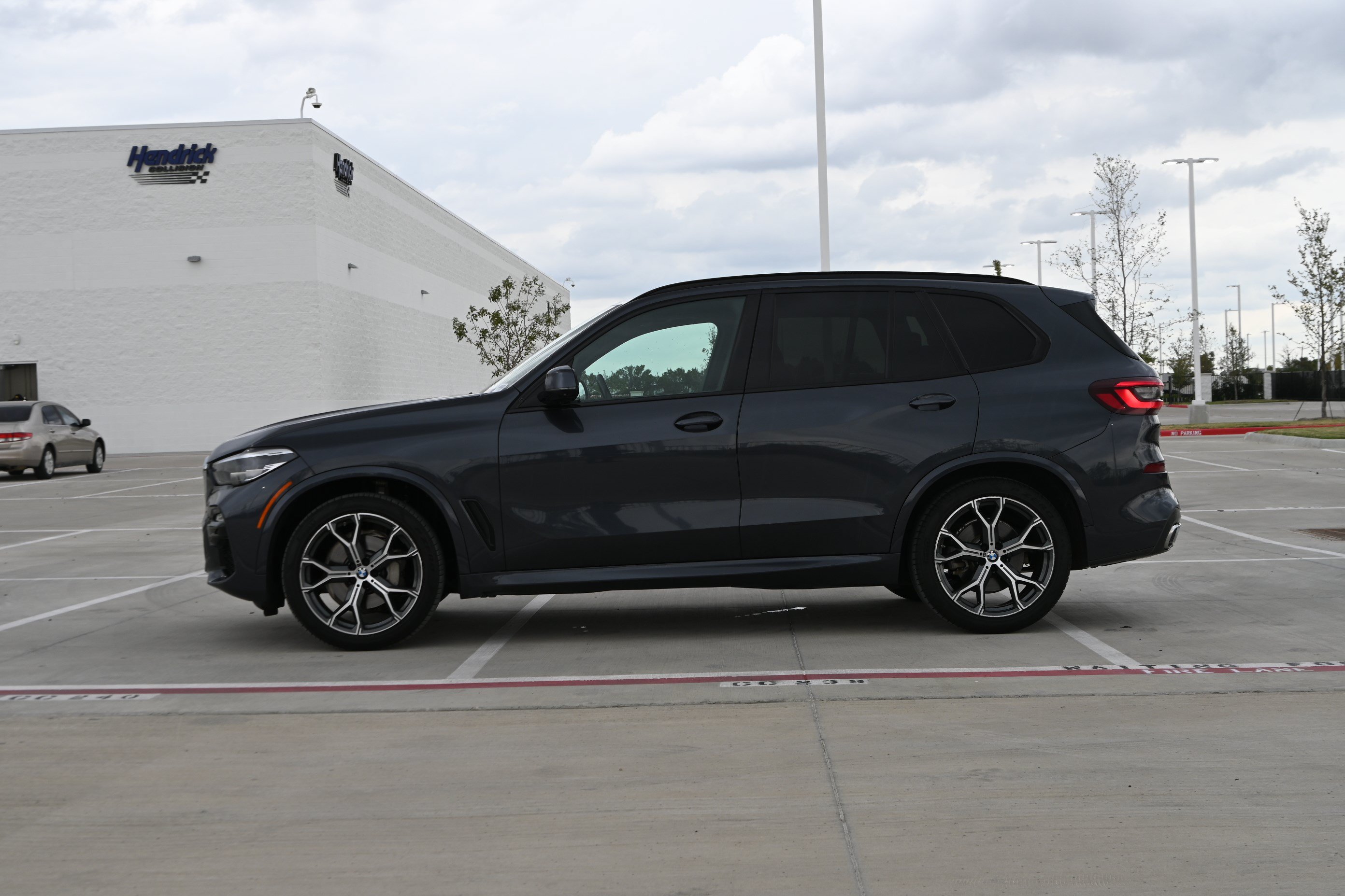 Used 2020 BMW X5 xDrive40i w/ M Sport Package AWD/4WD image 6