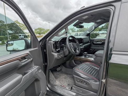 Used 2024 Chevrolet Silverado 1500 LT Trail Boss w/ Convenience Package II AWD/4WD image 12