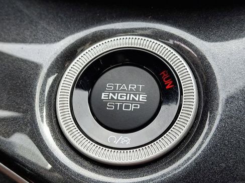 Used 2023 Jeep Grand Cherokee Altitude AWD/4WD image 23