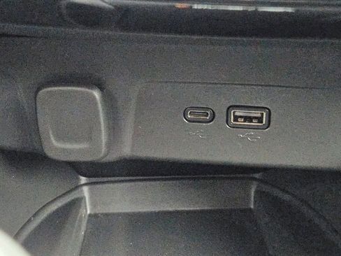 Used 2025 Chevrolet Trax RS w/ Sunroof Package image 24