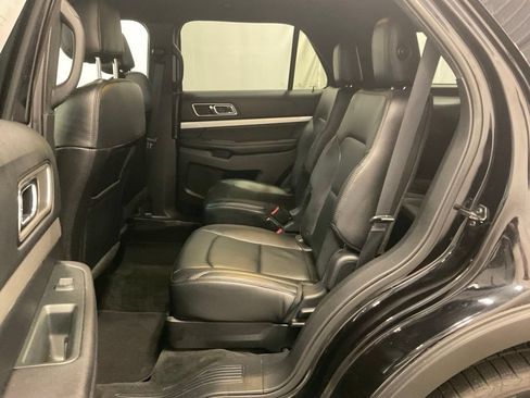 Used 2016 Ford Explorer XLT w/ Equipment Group 202A AWD/4WD image 20