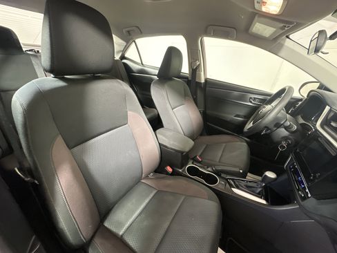 Used 2019 Toyota Corolla Sedan image 22