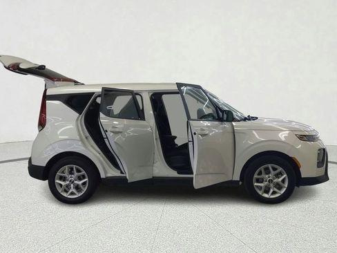 Used 2021 Kia Soul S FWD image 17