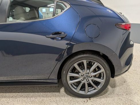 Used 2019 MAZDA MAZDA3 Hatchback w/ Preferred Package FWD image 8