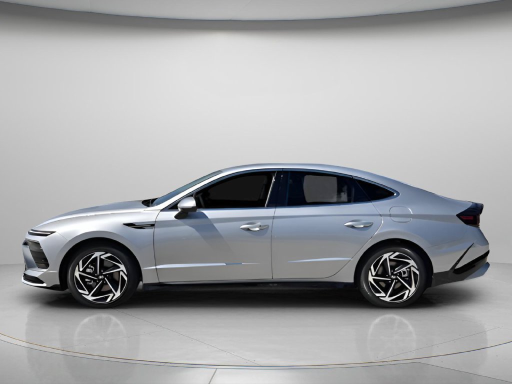 New 2026 Hyundai Sonata SEL FWD image 2